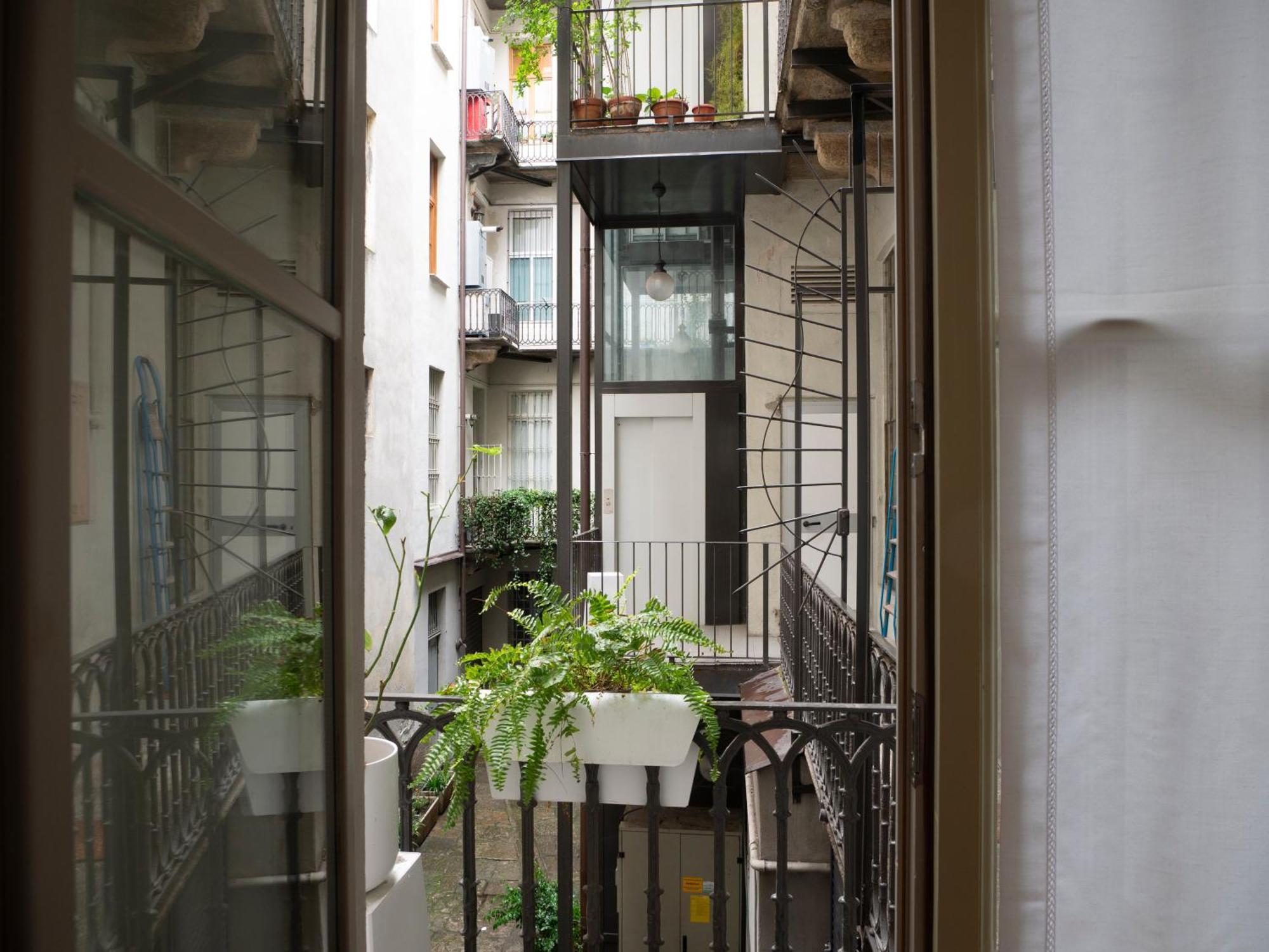 Mercanti E Viaggiatori Турин Экстерьер фото